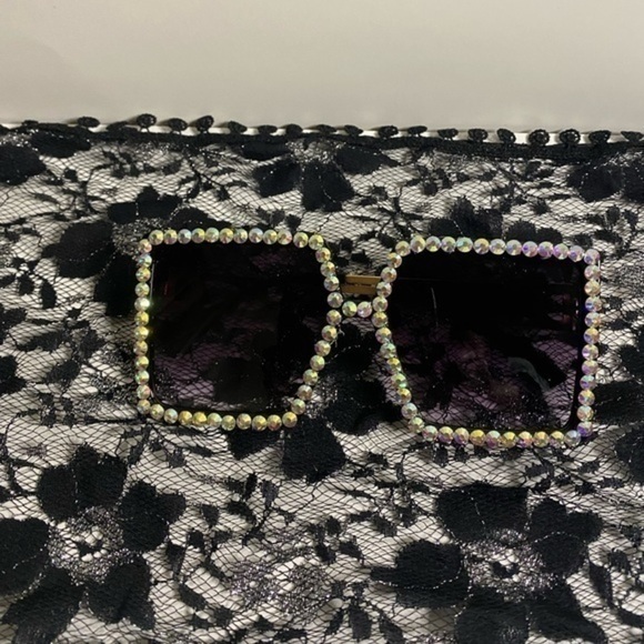 🌺Oversized Jewel lined sunglasses - Picture 8 of 11